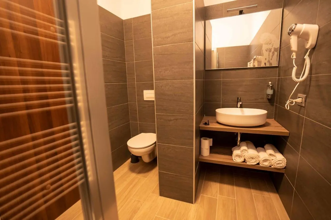 Binario Magic Ristohotel Palazzago Italia